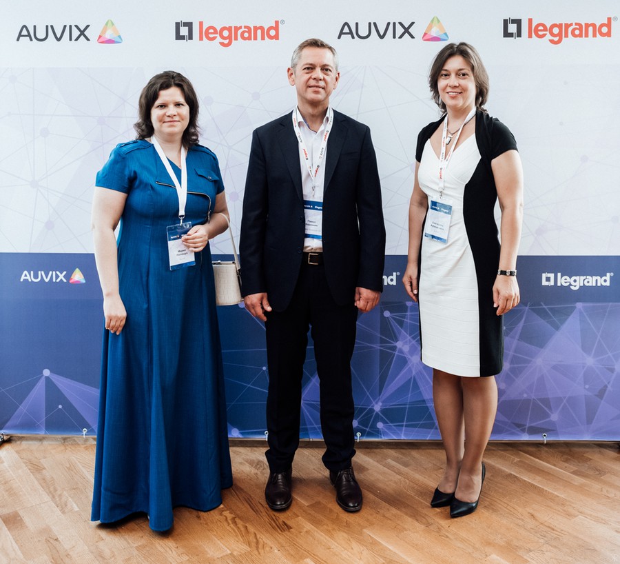 Legrand и AUVIX объявили о новом этапе сотрудничества в области продвижения решений для цифровой инфраструктуры зданий