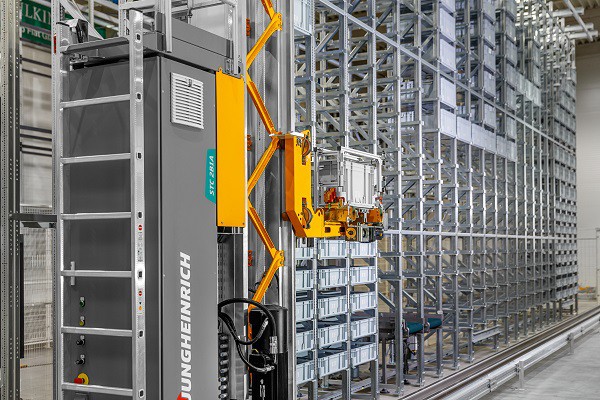 VAHLE Group будет использовать на своем автоматическом складе кран-штабелер Jungheinrich с энергонакопителями
