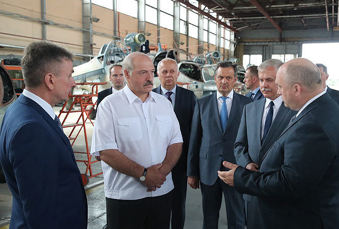 Лукашенко национализировал Оршанский авиаремзавод, подконтрольный "Мотор Сичи"