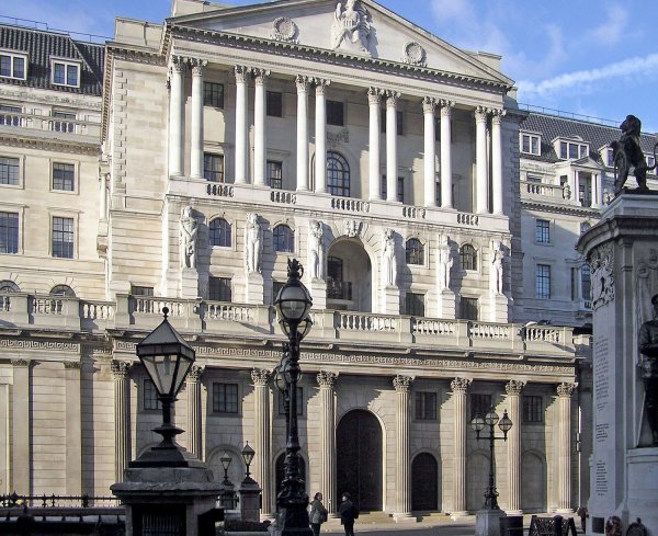 Банк Англии увеличил базовую ставку