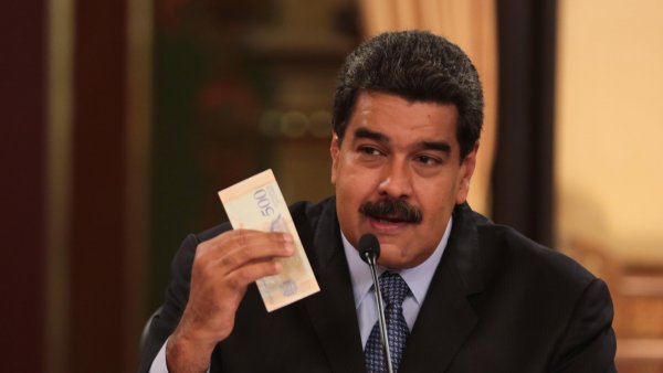 Мадуро повысит в Венесуэле зарплаты в 60 раз