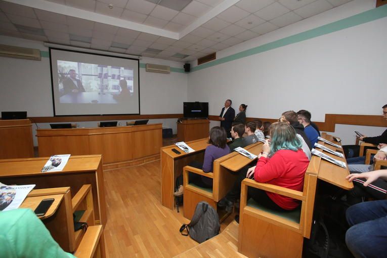 Гендиректор завода «Изолятор» провел встречу со студентами Московского института электронной техники
